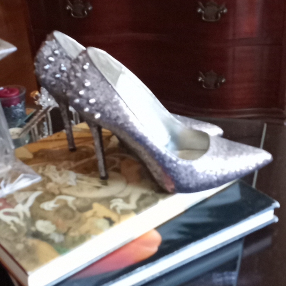 Silver cocktail shoes
